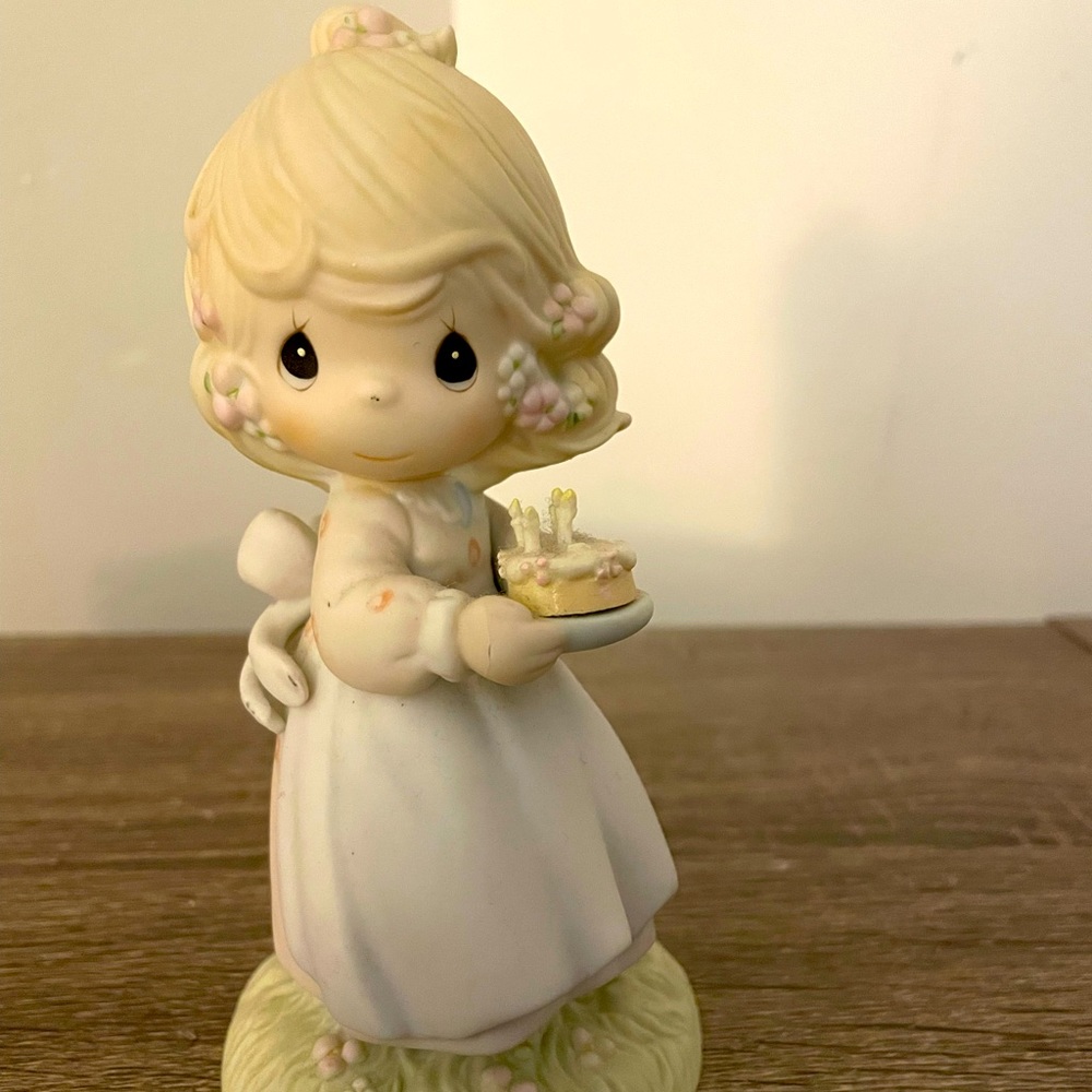 Precious Moments Birthday Girl figurine 1990